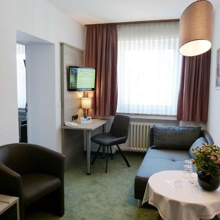 Hotel Wurms Дюселдорф Екстериор снимка