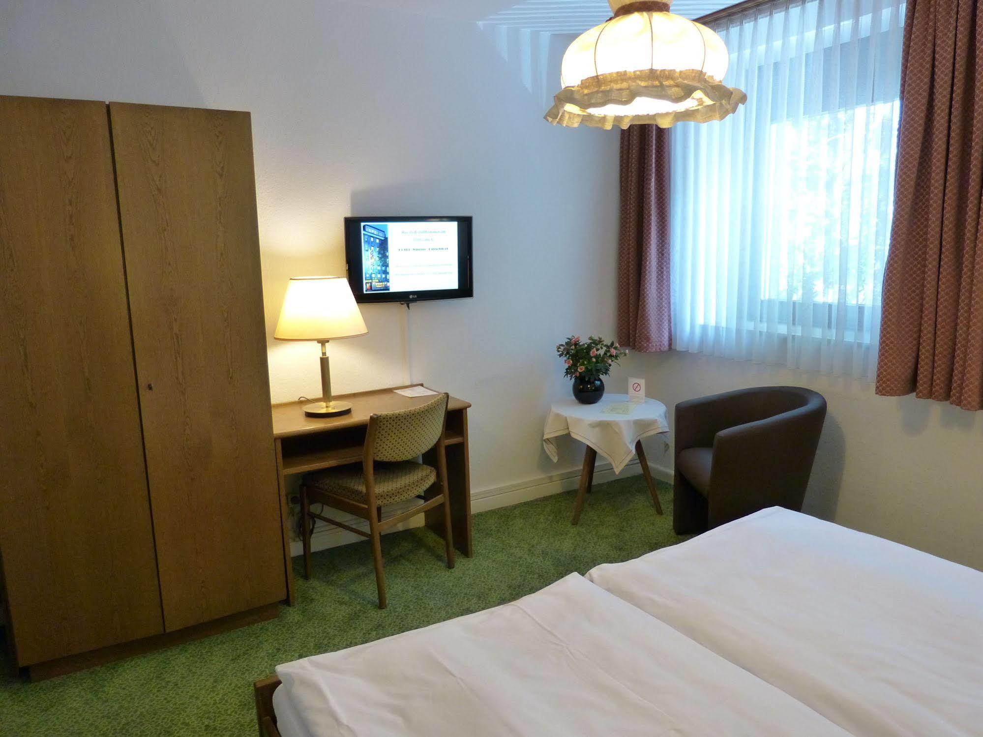 Hotel Wurms Дюселдорф Екстериор снимка
