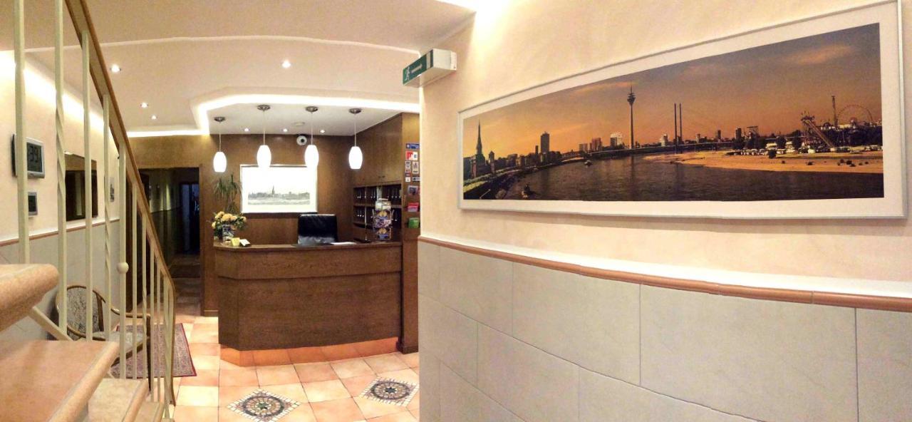 Hotel Wurms Дюселдорф Екстериор снимка