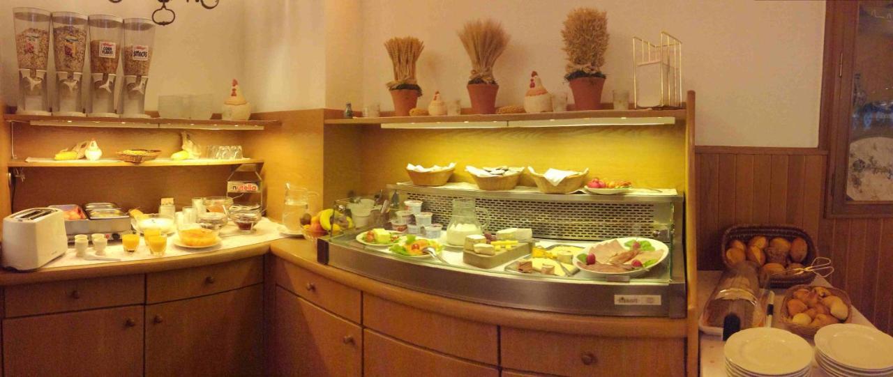 Hotel Wurms Дюселдорф Екстериор снимка