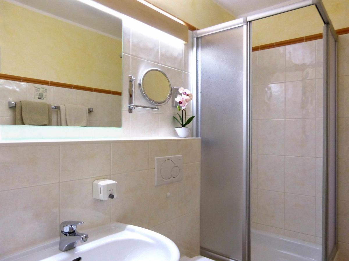 Hotel Wurms Дюселдорф Екстериор снимка