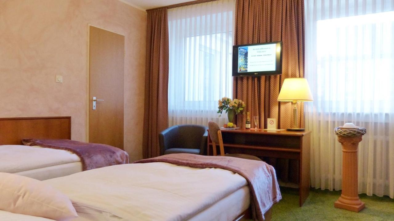Hotel Wurms Дюселдорф Екстериор снимка