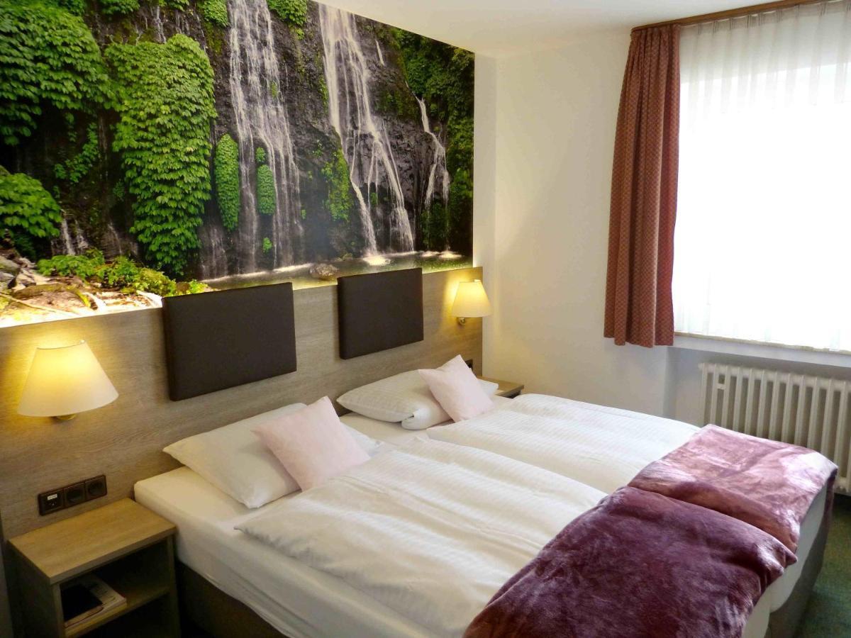 Hotel Wurms Дюселдорф Екстериор снимка