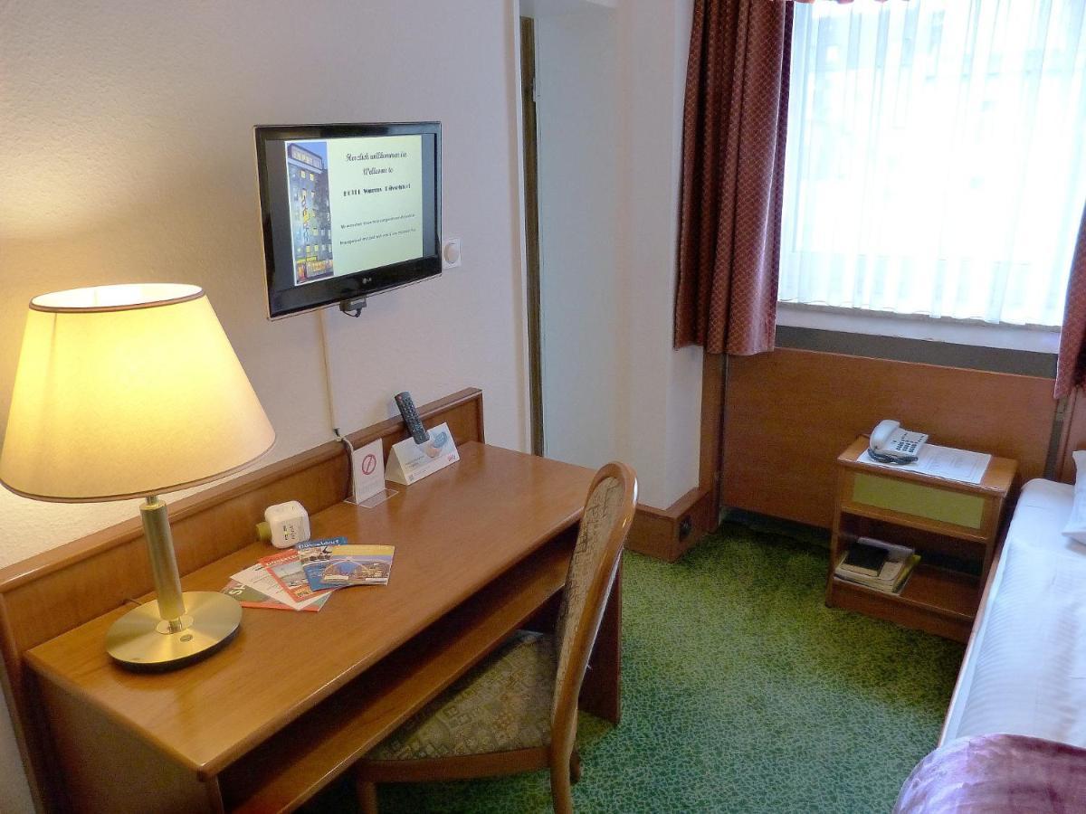 Hotel Wurms Дюселдорф Екстериор снимка