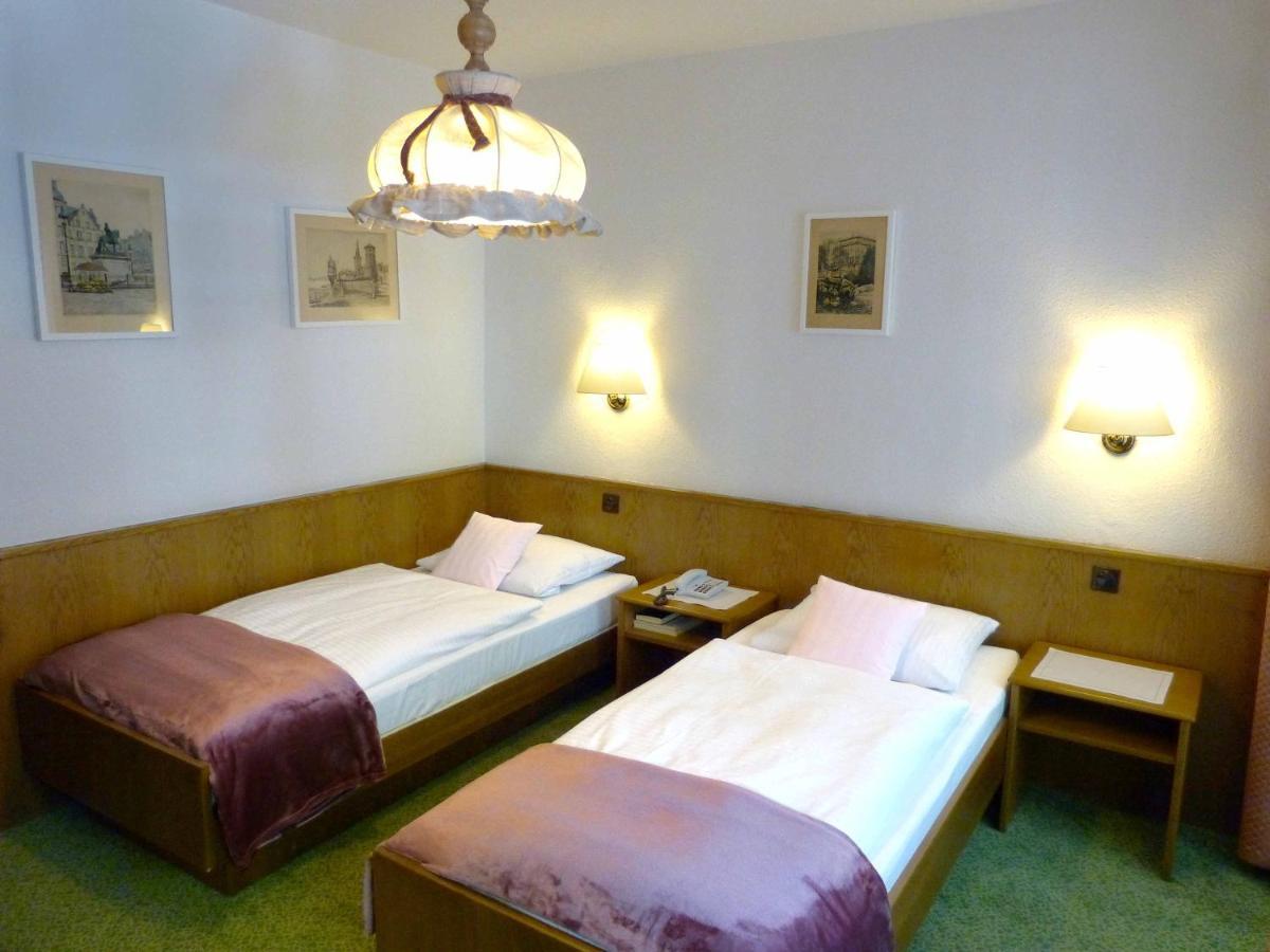 Hotel Wurms Дюселдорф Екстериор снимка