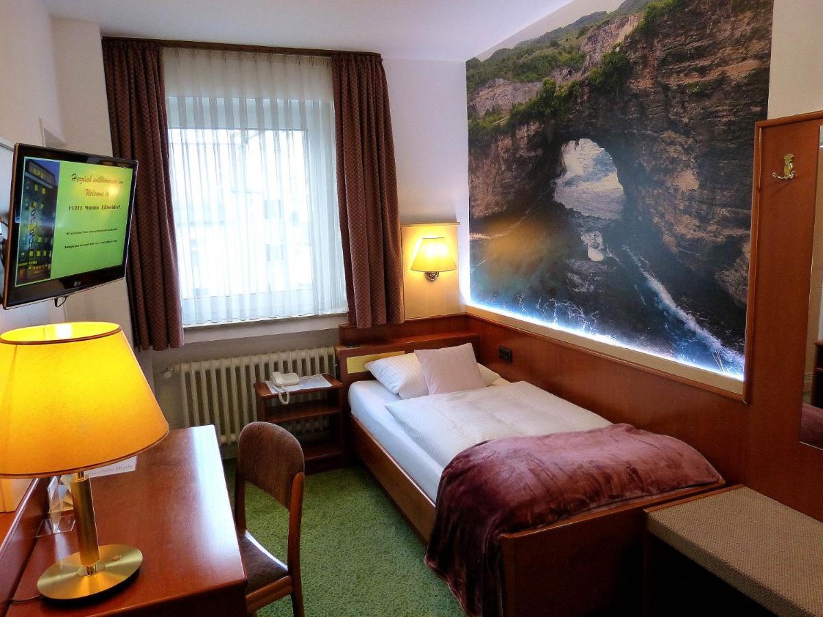 Hotel Wurms Дюселдорф Екстериор снимка