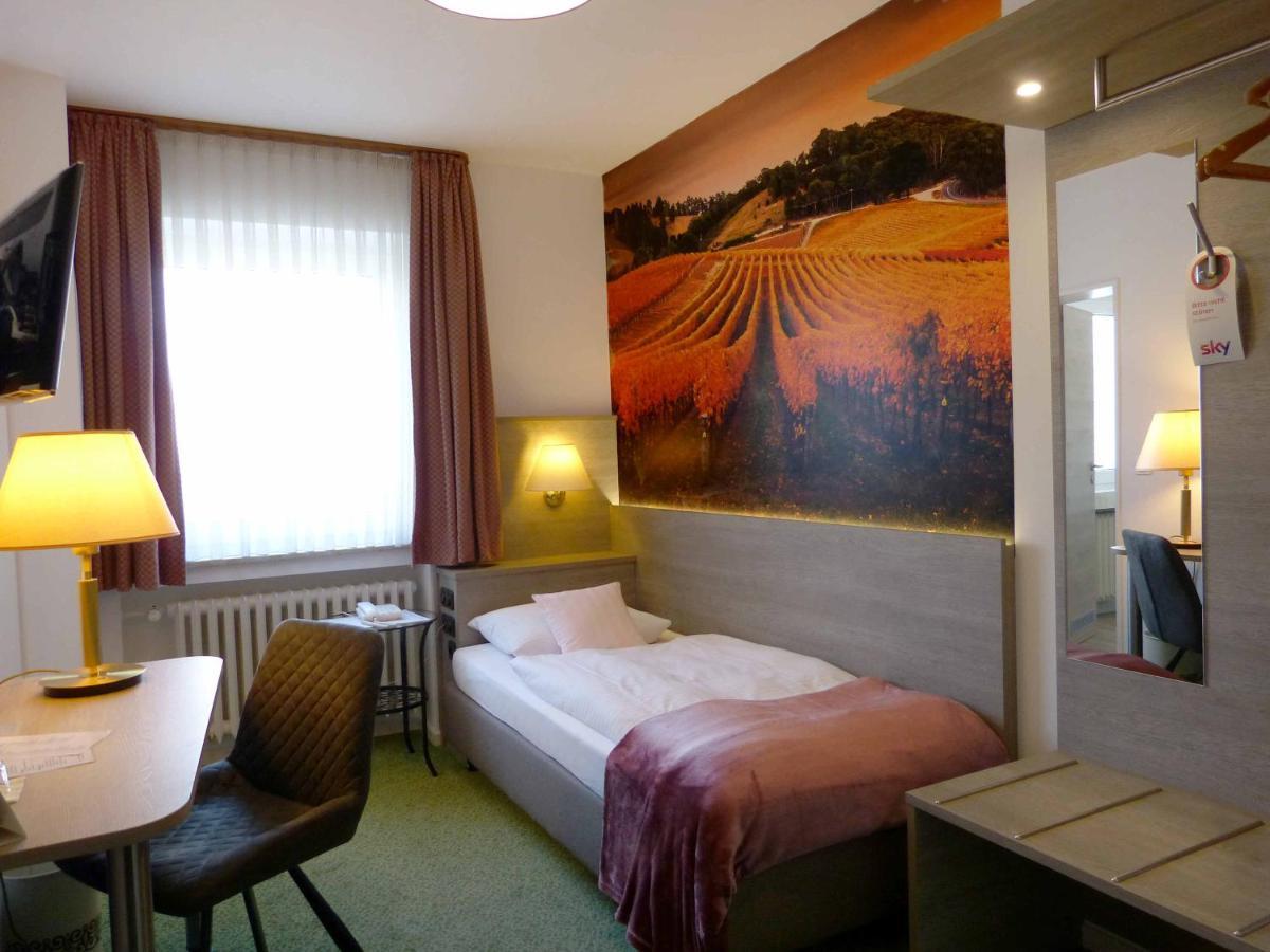 Hotel Wurms Дюселдорф Екстериор снимка